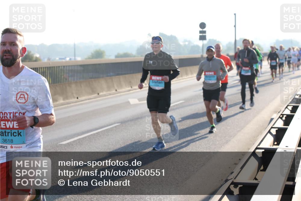 03.10.2025 - Köhlbrandbrückenlauf Lena Gebhardt http://msf.ph/oto/9050551 03.10.2025 09:14:19 Position 1 3618 meine-sportfotos.de