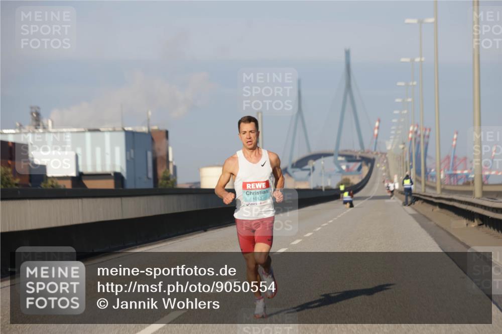03.10.2025 - Köhlbrandbrückenlauf Jannik Wohlers http://msf.ph/oto/9050554 03.10.2025 09:36:05 Position 3 1013 meine-sportfotos.de