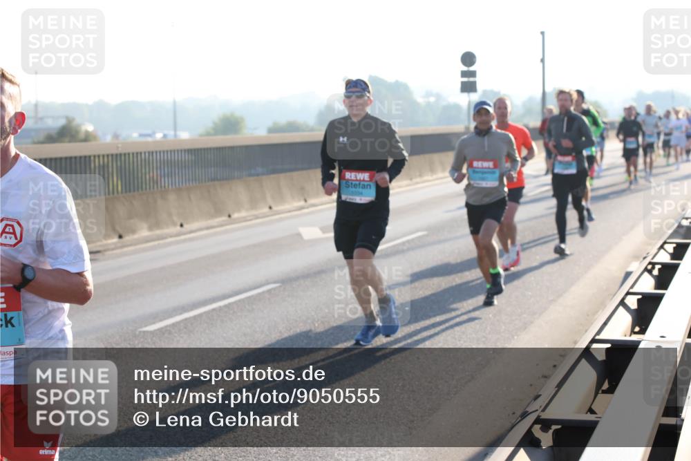 03.10.2025 - Köhlbrandbrückenlauf Lena Gebhardt http://msf.ph/oto/9050555 03.10.2025 09:14:20 Position 1 1034 meine-sportfotos.de