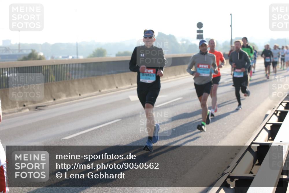 03.10.2025 - Köhlbrandbrückenlauf Lena Gebhardt http://msf.ph/oto/9050562 03.10.2025 09:14:20 Position 1  meine-sportfotos.de