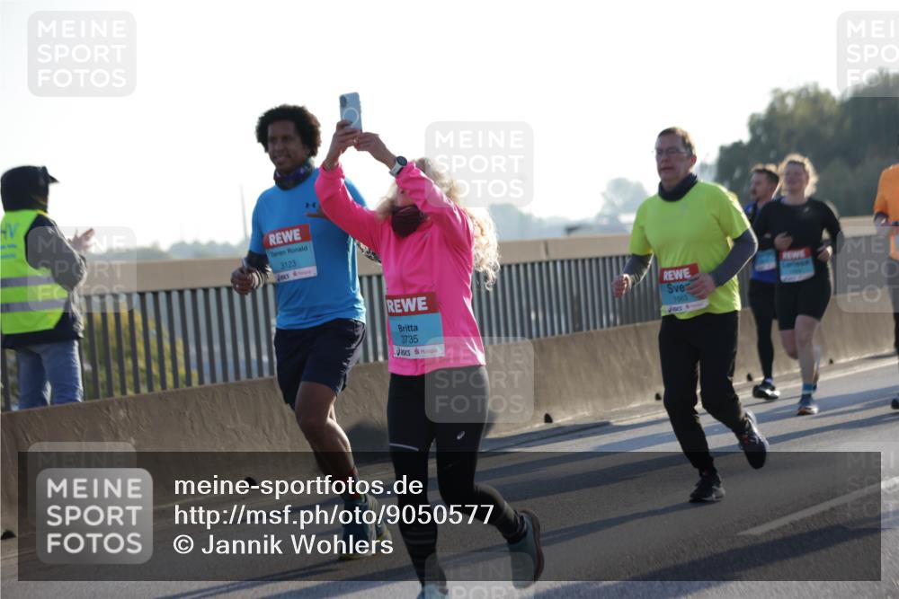 03.10.2025 - Köhlbrandbrückenlauf Jannik Wohlers http://msf.ph/oto/9050577 03.10.2025 09:18:49 Position 3 3123, 34, 3735, 1663 meine-sportfotos.de