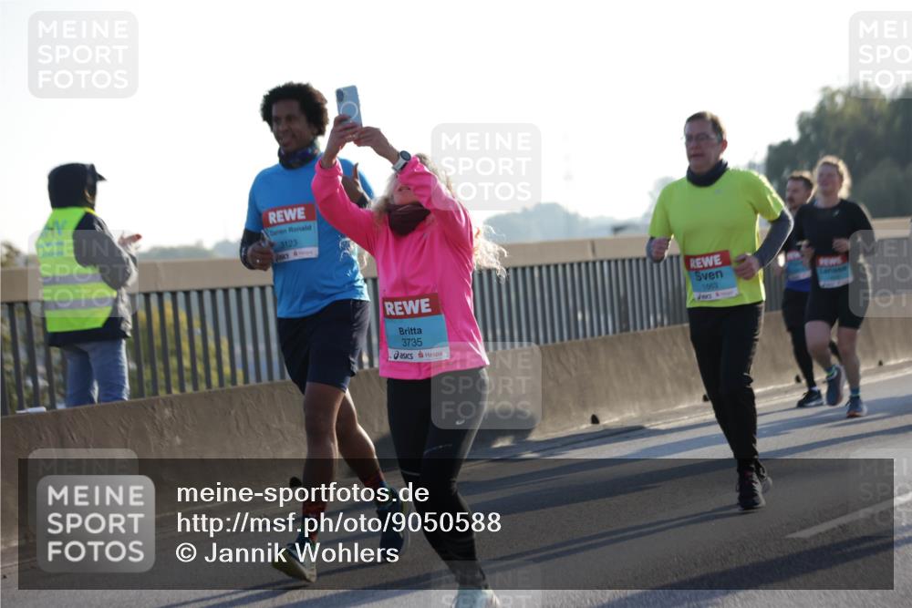 03.10.2025 - Köhlbrandbrückenlauf Jannik Wohlers http://msf.ph/oto/9050588 03.10.2025 09:18:49 Position 3 3123, 3735, 1663 meine-sportfotos.de