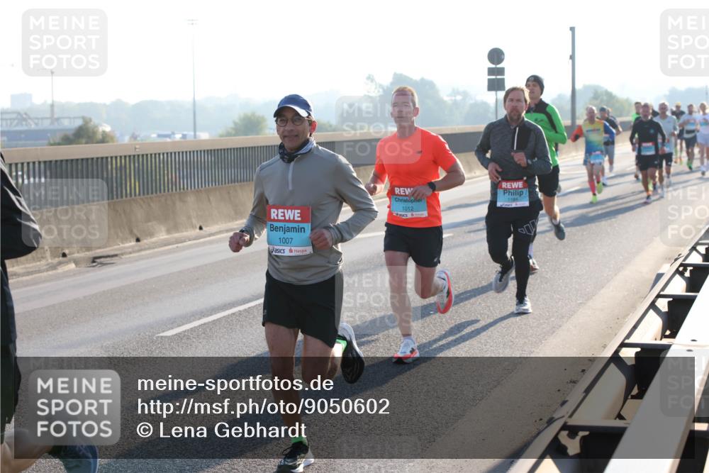 03.10.2025 - Köhlbrandbrückenlauf Lena Gebhardt http://msf.ph/oto/9050602 03.10.2025 09:14:21 Position 1 1007, 1012, 1184, 4 meine-sportfotos.de
