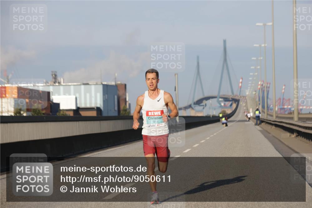 03.10.2025 - Köhlbrandbrückenlauf Jannik Wohlers http://msf.ph/oto/9050611 03.10.2025 09:36:06 Position 3 1013 meine-sportfotos.de