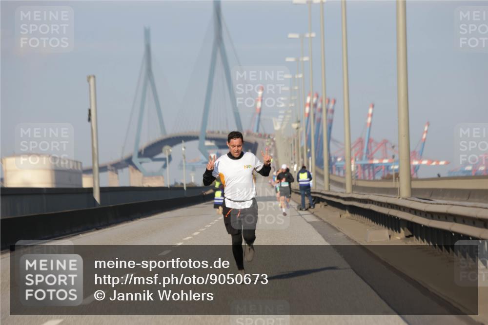 03.10.2025 - Köhlbrandbrückenlauf Jannik Wohlers http://msf.ph/oto/9050673 03.10.2025 09:36:38 Position 3  meine-sportfotos.de