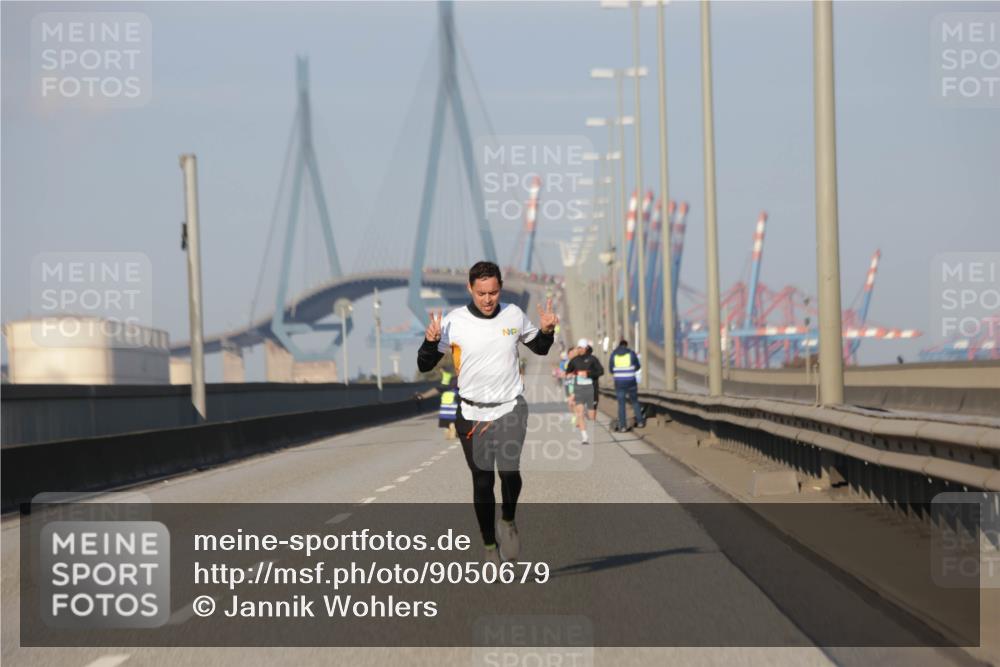 03.10.2025 - Köhlbrandbrückenlauf Jannik Wohlers http://msf.ph/oto/9050679 03.10.2025 09:36:38 Position 3  meine-sportfotos.de