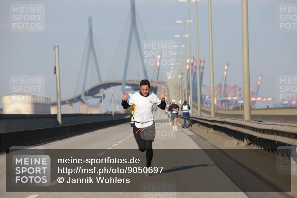03.10.2025 - Köhlbrandbrückenlauf Jannik Wohlers http://msf.ph/oto/9050697 03.10.2025 09:36:38 Position 3  meine-sportfotos.de