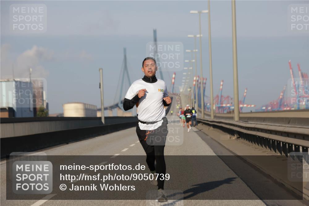 03.10.2025 - Köhlbrandbrückenlauf Jannik Wohlers http://msf.ph/oto/9050739 03.10.2025 09:36:41 Position 3  meine-sportfotos.de