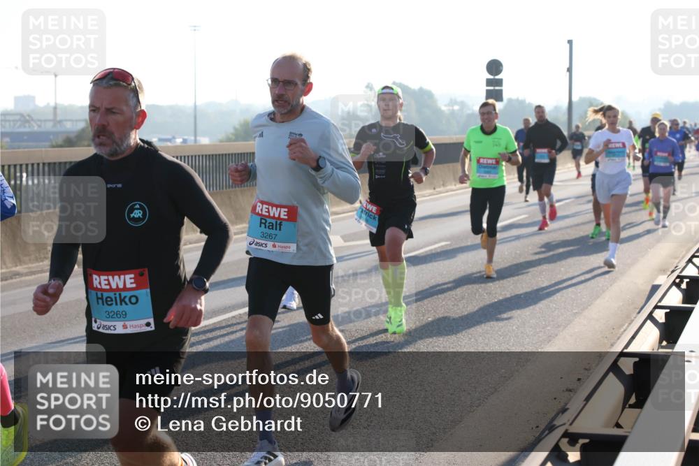 03.10.2025 - Köhlbrandbrückenlauf Lena Gebhardt http://msf.ph/oto/9050771 03.10.2025 09:14:26 Position 1 3267, 3269 meine-sportfotos.de