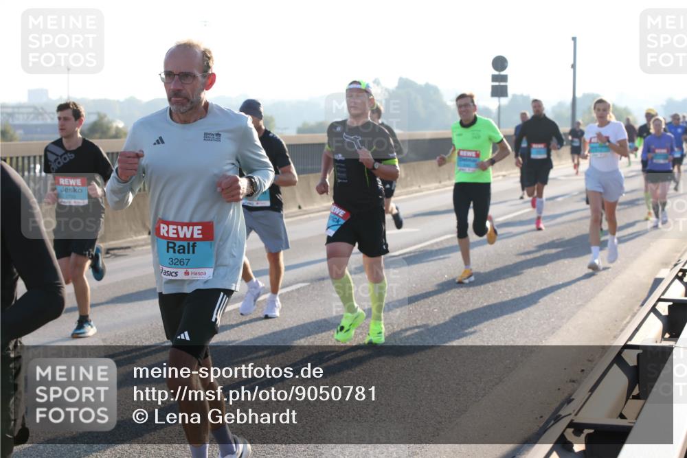 03.10.2025 - Köhlbrandbrückenlauf Lena Gebhardt http://msf.ph/oto/9050781 03.10.2025 09:14:26 Position 1 2722, 3267 meine-sportfotos.de