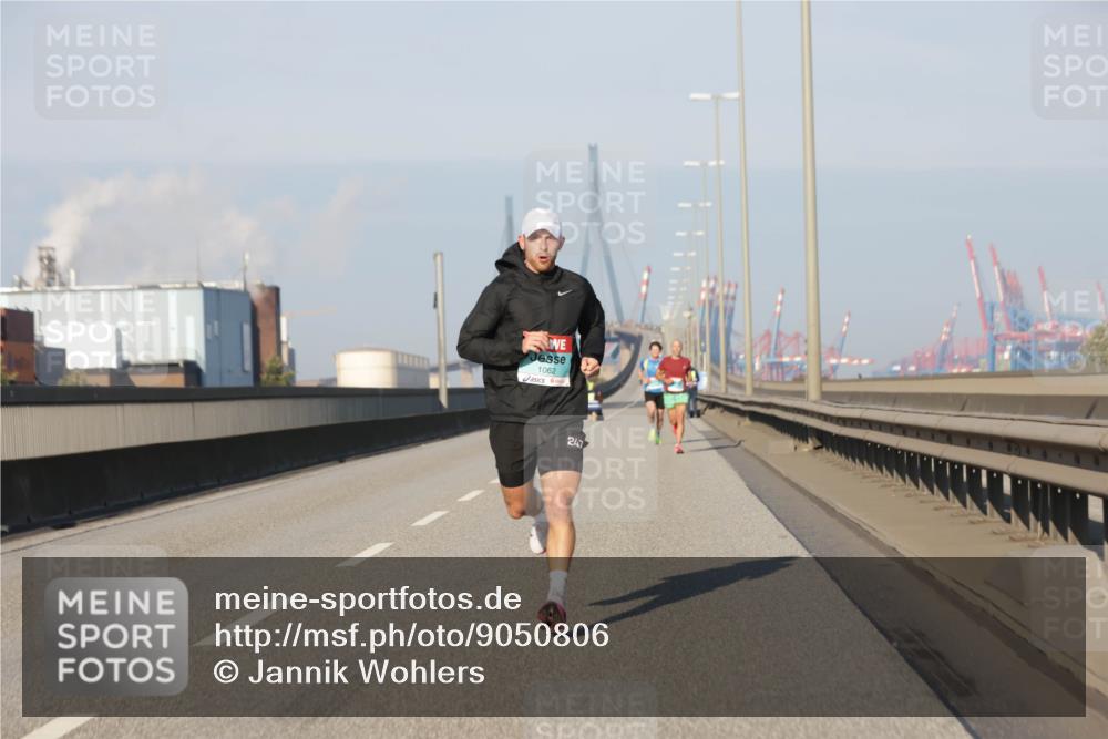 03.10.2025 - Köhlbrandbrückenlauf Jannik Wohlers http://msf.ph/oto/9050806 03.10.2025 09:36:55 Position 3 1062, 247 meine-sportfotos.de