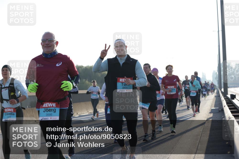 03.10.2025 - Köhlbrandbrückenlauf Jannik Wohlers http://msf.ph/oto/9050823 03.10.2025 09:18:54 Position 3 1919, 3595, 3435 meine-sportfotos.de