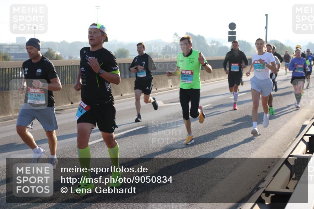 03.10.2025 - Köhlbrandbrückenlauf Lena Gebhardt http://msf.ph/oto/9050834 03.10.2025 09:14:27 Position 1 3629, 3262 meine-sportfotos.de