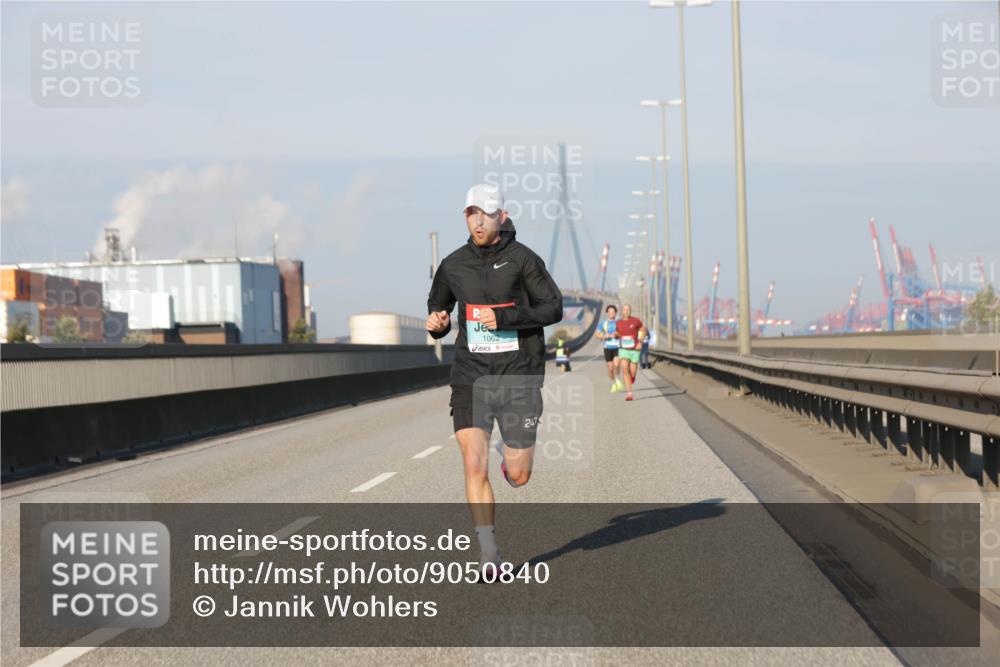 03.10.2025 - Köhlbrandbrückenlauf Jannik Wohlers http://msf.ph/oto/9050840 03.10.2025 09:36:55 Position 3 1062, 247 meine-sportfotos.de