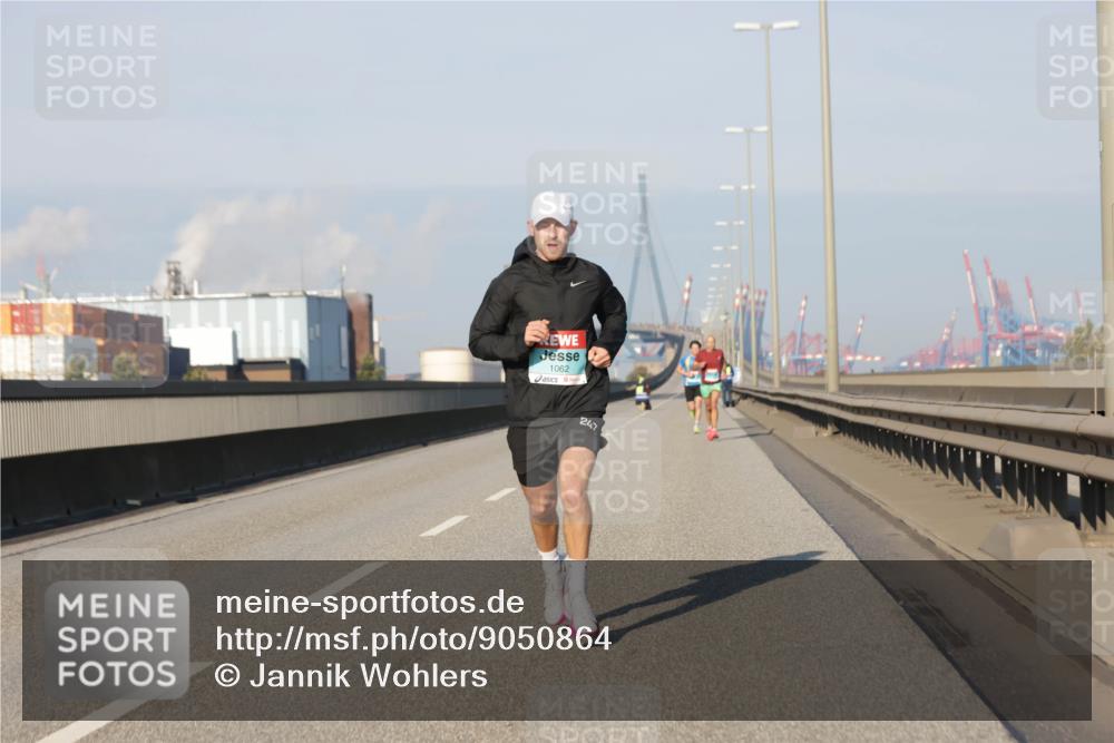 03.10.2025 - Köhlbrandbrückenlauf Jannik Wohlers http://msf.ph/oto/9050864 03.10.2025 09:36:55 Position 3 1062, 247 meine-sportfotos.de