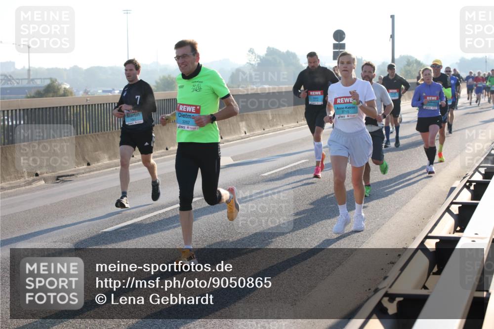 03.10.2025 - Köhlbrandbrückenlauf Lena Gebhardt http://msf.ph/oto/9050865 03.10.2025 09:14:27 Position 1 7, 3262, 3715 meine-sportfotos.de