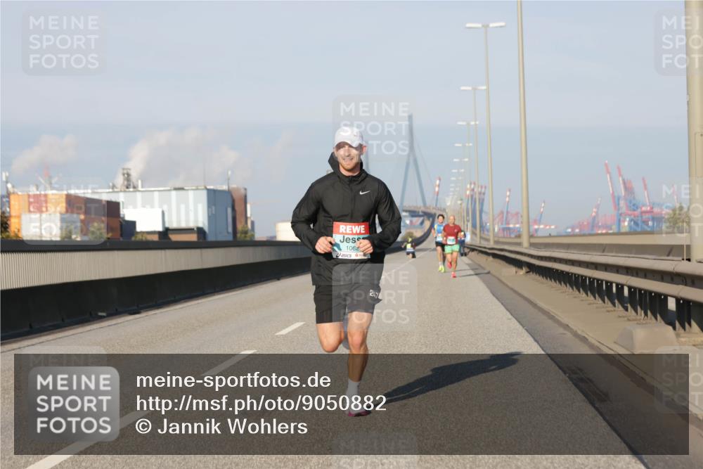 03.10.2025 - Köhlbrandbrückenlauf Jannik Wohlers http://msf.ph/oto/9050882 03.10.2025 09:36:56 Position 3 1062, 247 meine-sportfotos.de