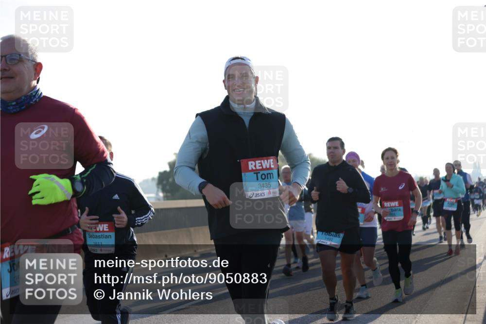 03.10.2025 - Köhlbrandbrückenlauf Jannik Wohlers http://msf.ph/oto/9050883 03.10.2025 09:18:55 Position 3 3595, 1611, 3435, 1492 meine-sportfotos.de