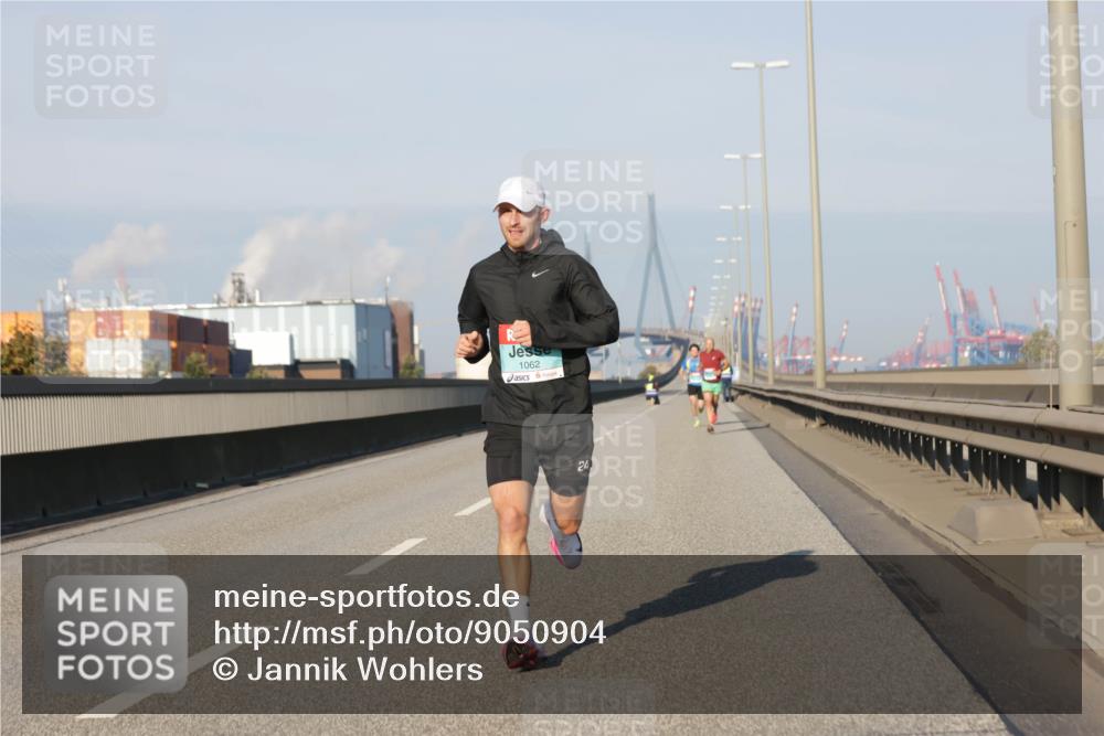 03.10.2025 - Köhlbrandbrückenlauf Jannik Wohlers http://msf.ph/oto/9050904 03.10.2025 09:36:56 Position 3 1062, 24 meine-sportfotos.de