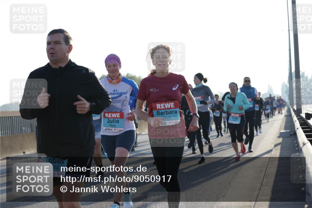 03.10.2025 - Köhlbrandbrückenlauf Jannik Wohlers http://msf.ph/oto/9050917 03.10.2025 09:18:56 Position 3 1492, 41, 1640, 1705 meine-sportfotos.de