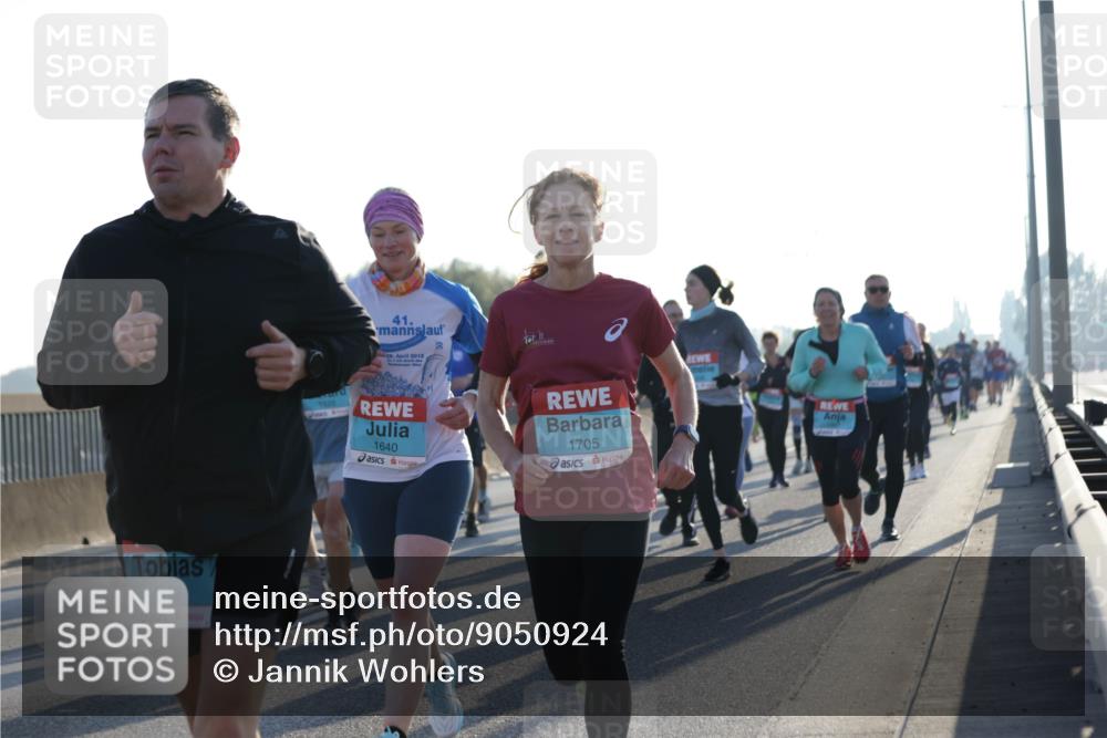 03.10.2025 - Köhlbrandbrückenlauf Jannik Wohlers http://msf.ph/oto/9050924 03.10.2025 09:18:57 Position 3 1492, 41, 1640, 1705 meine-sportfotos.de