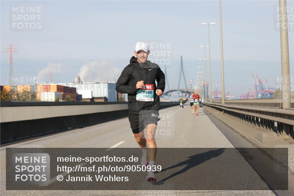 03.10.2025 - Köhlbrandbrückenlauf Jannik Wohlers http://msf.ph/oto/9050939 03.10.2025 09:36:56 Position 3 1062, 247 meine-sportfotos.de