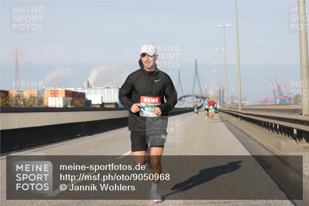 03.10.2025 - Köhlbrandbrückenlauf Jannik Wohlers http://msf.ph/oto/9050968 03.10.2025 09:36:56 Position 3 106, 247 meine-sportfotos.de
