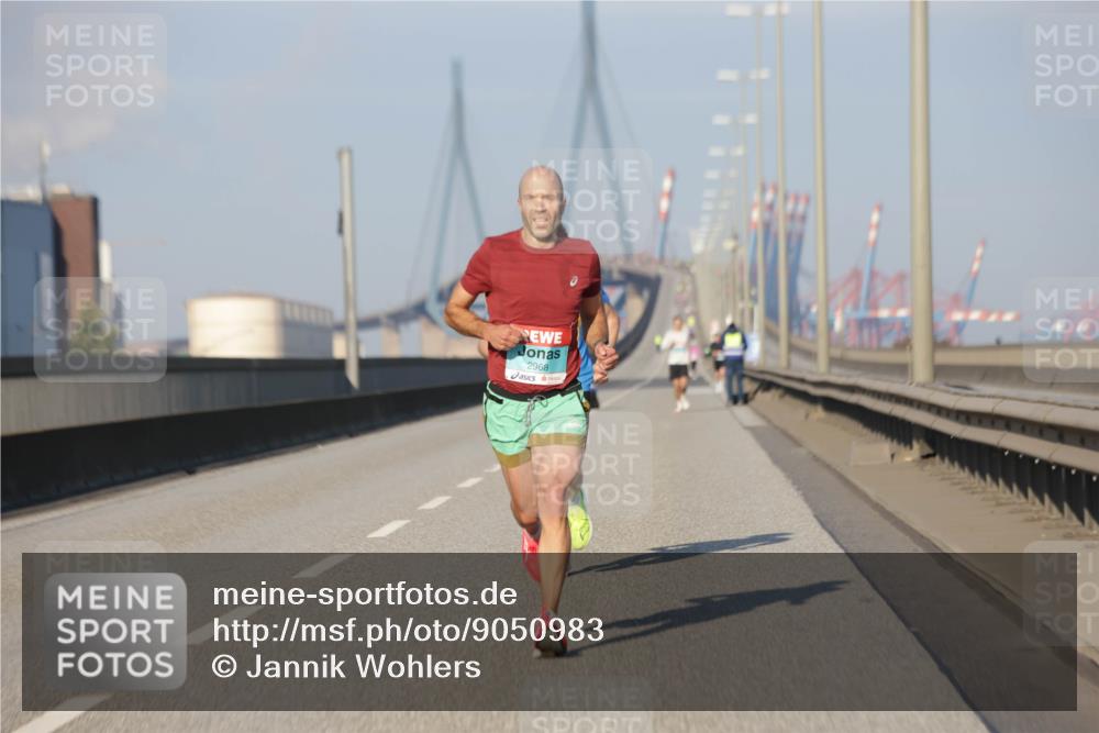 03.10.2025 - Köhlbrandbrückenlauf Jannik Wohlers http://msf.ph/oto/9050983 03.10.2025 09:37:02 Position 3 2968 meine-sportfotos.de