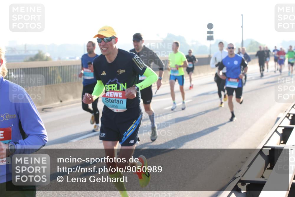 03.10.2025 - Köhlbrandbrückenlauf Lena Gebhardt http://msf.ph/oto/9050989 03.10.2025 09:14:31 Position 1 50, 1055 meine-sportfotos.de