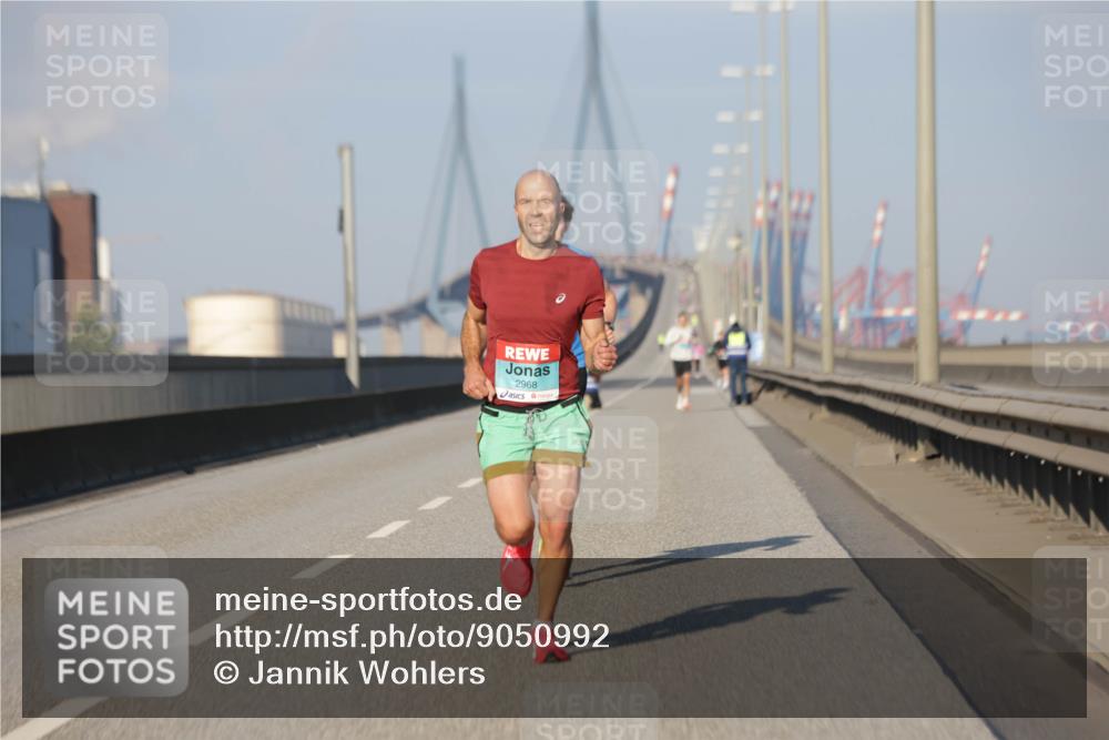 03.10.2025 - Köhlbrandbrückenlauf Jannik Wohlers http://msf.ph/oto/9050992 03.10.2025 09:37:02 Position 3 2968 meine-sportfotos.de
