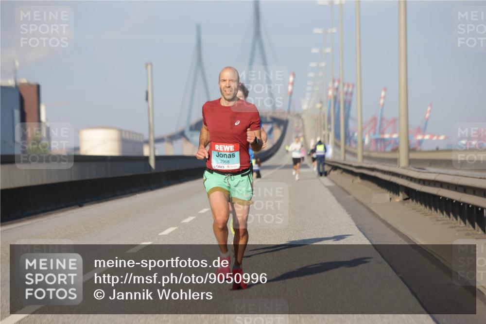 03.10.2025 - Köhlbrandbrückenlauf Jannik Wohlers http://msf.ph/oto/9050996 03.10.2025 09:37:02 Position 3 2968 meine-sportfotos.de