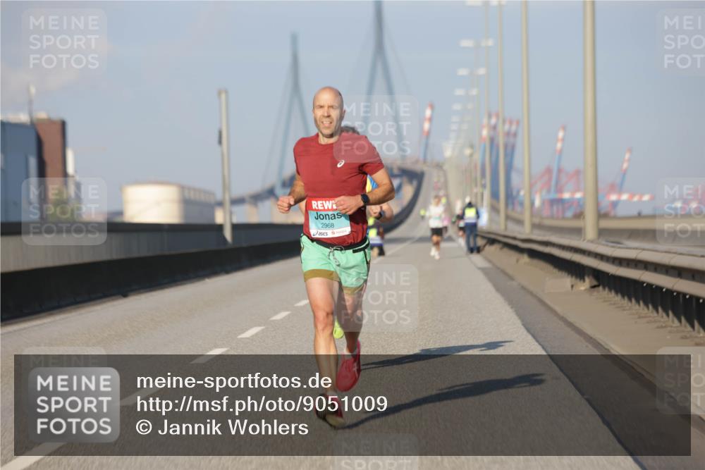 03.10.2025 - Köhlbrandbrückenlauf Jannik Wohlers http://msf.ph/oto/9051009 03.10.2025 09:37:03 Position 3 2968 meine-sportfotos.de