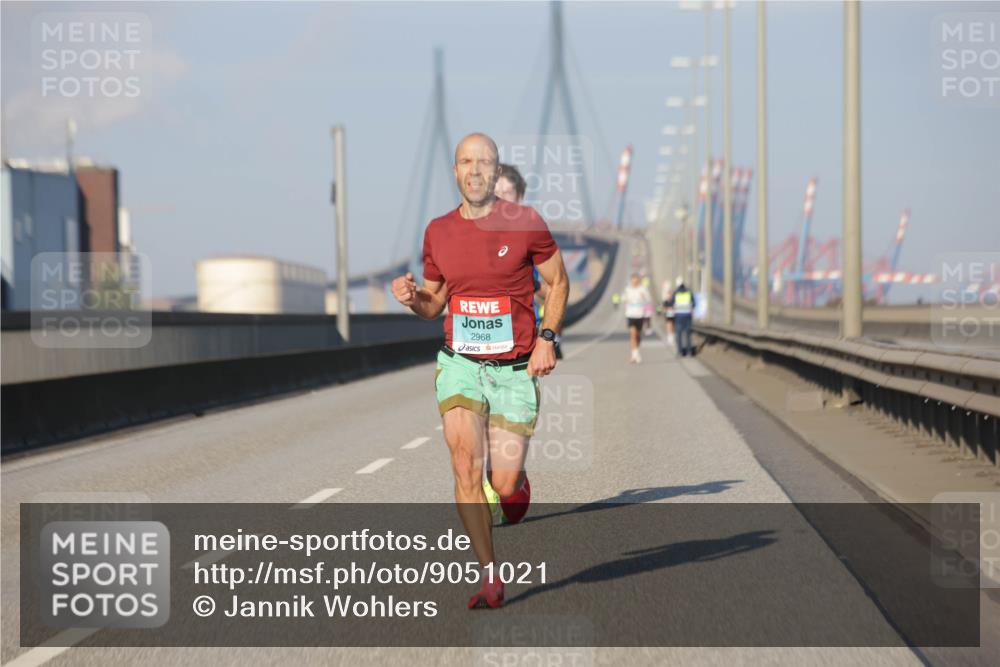 03.10.2025 - Köhlbrandbrückenlauf Jannik Wohlers http://msf.ph/oto/9051021 03.10.2025 09:37:03 Position 3 2968 meine-sportfotos.de
