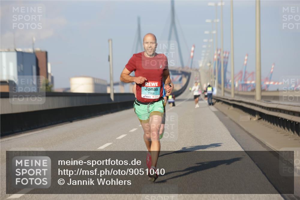 03.10.2025 - Köhlbrandbrückenlauf Jannik Wohlers http://msf.ph/oto/9051040 03.10.2025 09:37:03 Position 3 2968 meine-sportfotos.de