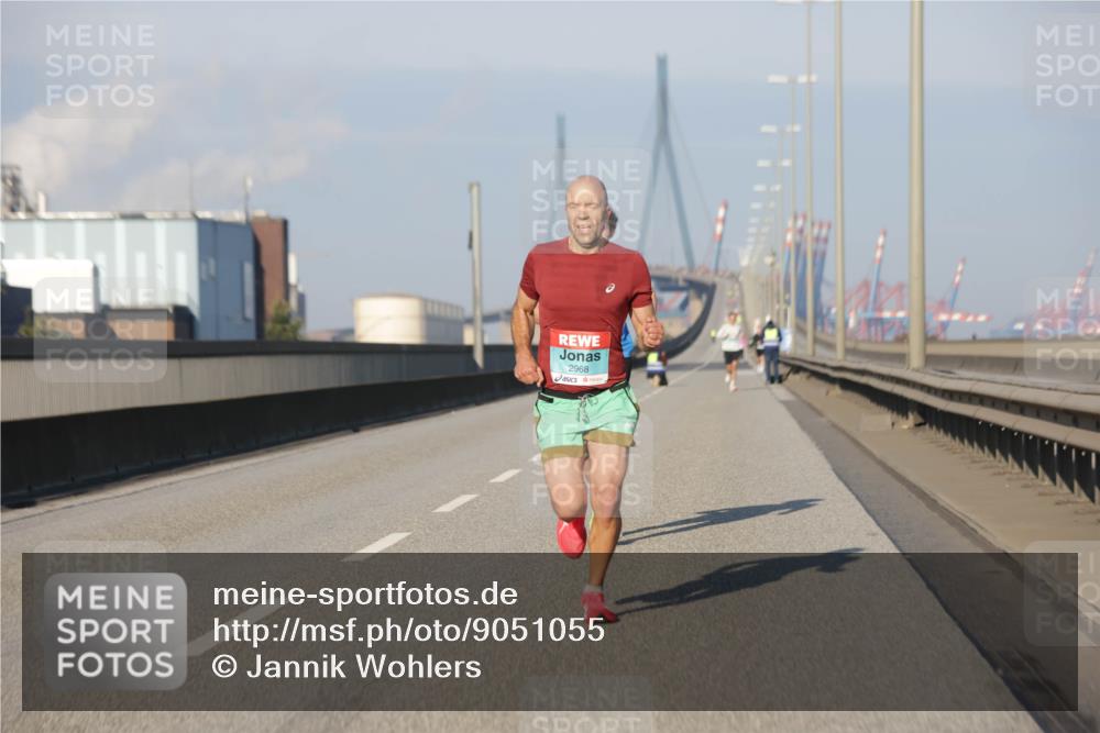 03.10.2025 - Köhlbrandbrückenlauf Jannik Wohlers http://msf.ph/oto/9051055 03.10.2025 09:37:03 Position 3 2968 meine-sportfotos.de