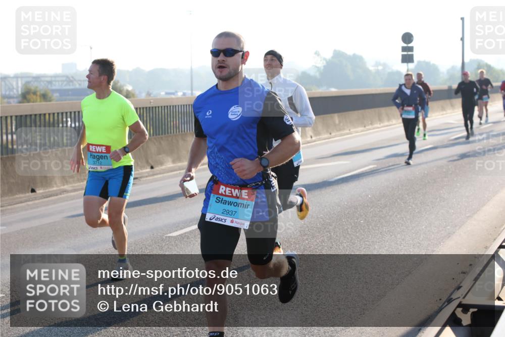 03.10.2025 - Köhlbrandbrückenlauf Lena Gebhardt http://msf.ph/oto/9051063 03.10.2025 09:14:33 Position 1 3712, 2937 meine-sportfotos.de