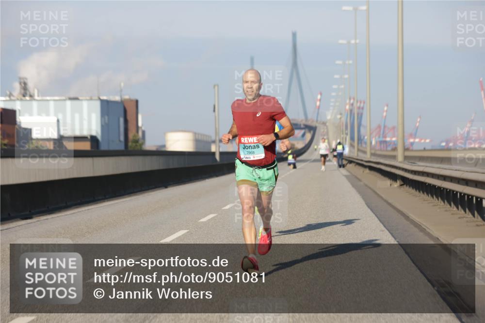 03.10.2025 - Köhlbrandbrückenlauf Jannik Wohlers http://msf.ph/oto/9051081 03.10.2025 09:37:03 Position 3 2968 meine-sportfotos.de