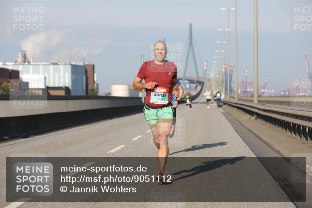 03.10.2025 - Köhlbrandbrückenlauf Jannik Wohlers http://msf.ph/oto/9051112 03.10.2025 09:37:04 Position 3 2968 meine-sportfotos.de
