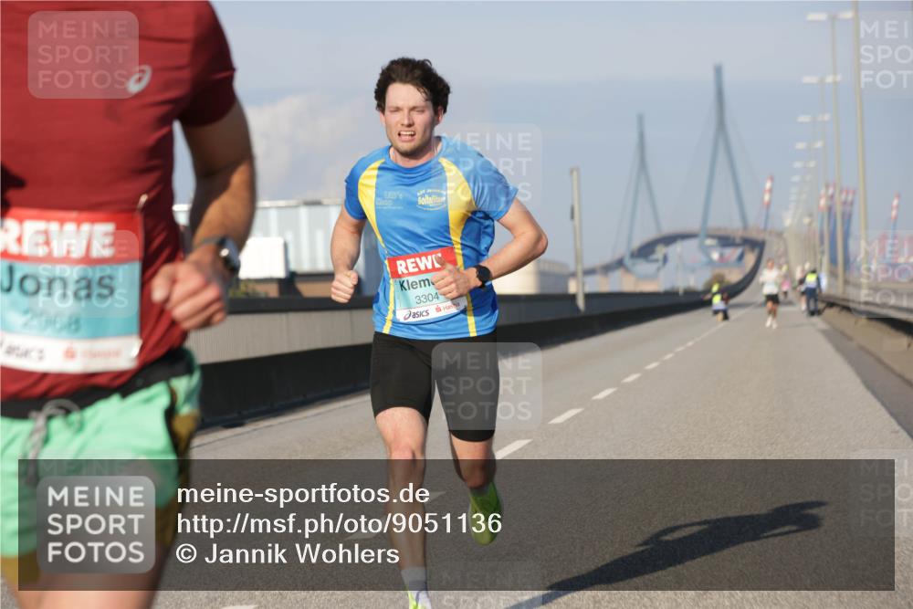03.10.2025 - Köhlbrandbrückenlauf Jannik Wohlers http://msf.ph/oto/9051136 03.10.2025 09:37:06 Position 3 2968, 3304 meine-sportfotos.de