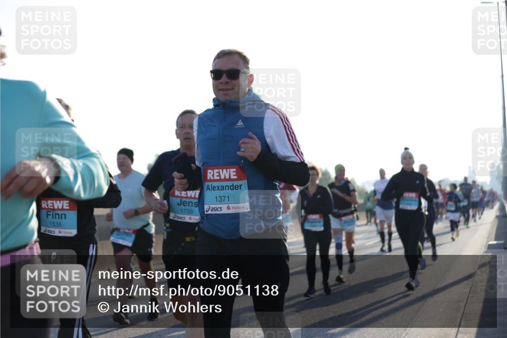 03.10.2025 - Köhlbrandbrückenlauf Jannik Wohlers http://msf.ph/oto/9051138 03.10.2025 09:19:00 Position 3 1535, 9, 1739, 1371 meine-sportfotos.de