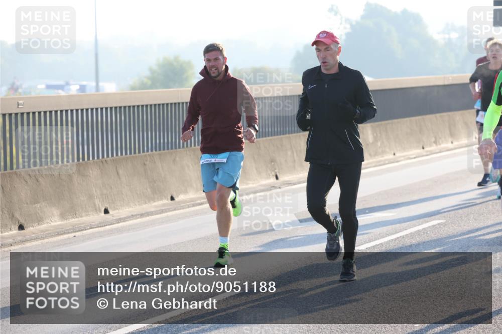 03.10.2025 - Köhlbrandbrückenlauf Lena Gebhardt http://msf.ph/oto/9051188 03.10.2025 09:14:36 Position 1 1065 meine-sportfotos.de
