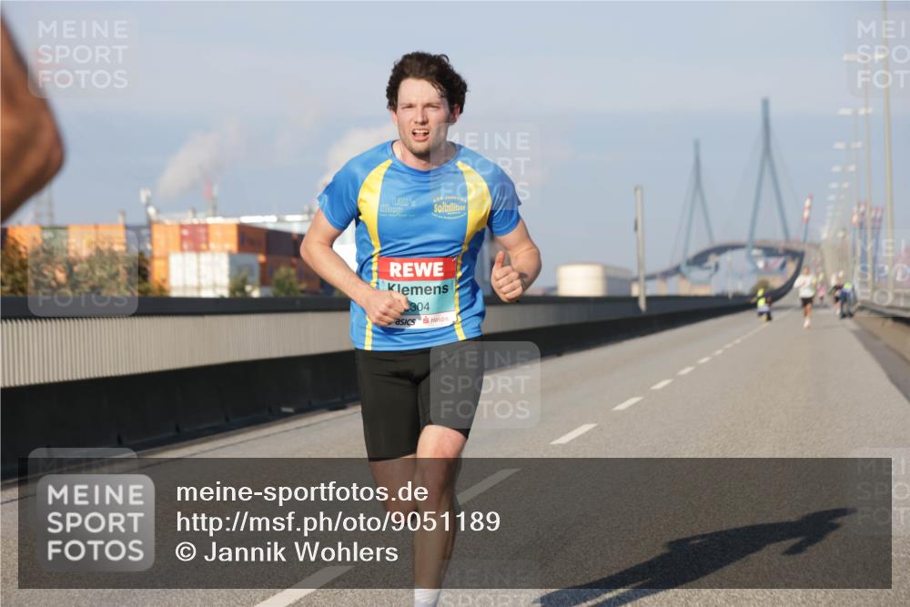 03.10.2025 - Köhlbrandbrückenlauf Jannik Wohlers http://msf.ph/oto/9051189 03.10.2025 09:37:06 Position 3 304 meine-sportfotos.de
