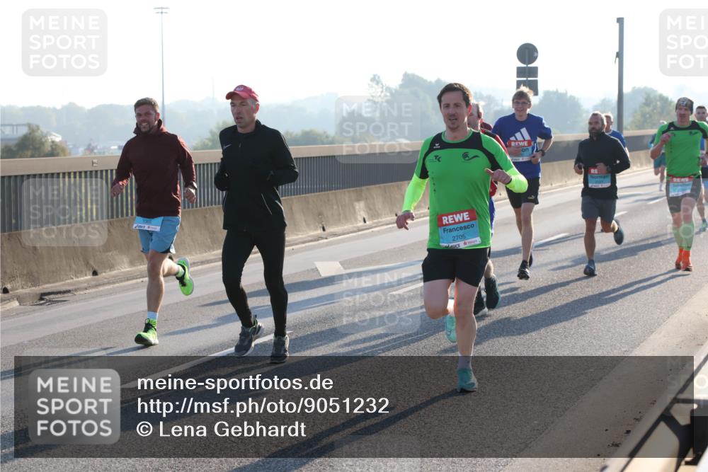 03.10.2025 - Köhlbrandbrückenlauf Lena Gebhardt http://msf.ph/oto/9051232 03.10.2025 09:14:37 Position 1  meine-sportfotos.de