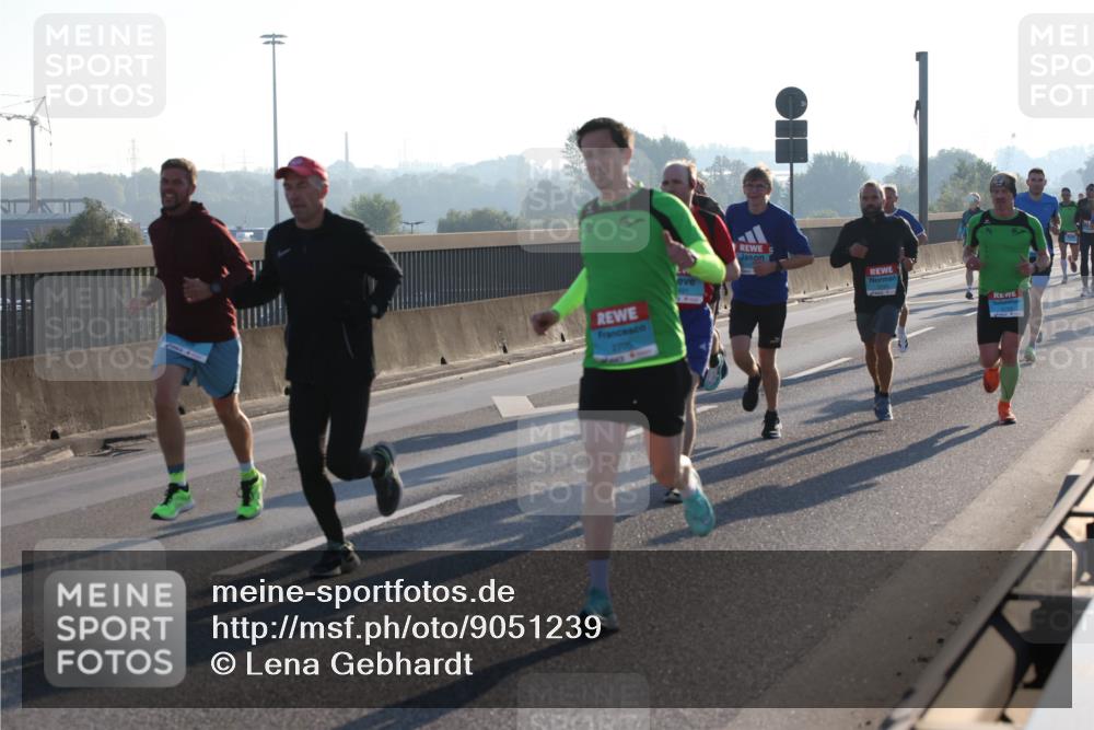03.10.2025 - Köhlbrandbrückenlauf Lena Gebhardt http://msf.ph/oto/9051239 03.10.2025 09:14:37 Position 1 2705 meine-sportfotos.de