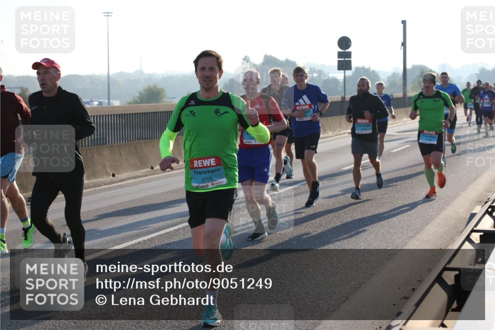 03.10.2025 - Köhlbrandbrückenlauf Lena Gebhardt http://msf.ph/oto/9051249 03.10.2025 09:14:38 Position 1 2705 meine-sportfotos.de