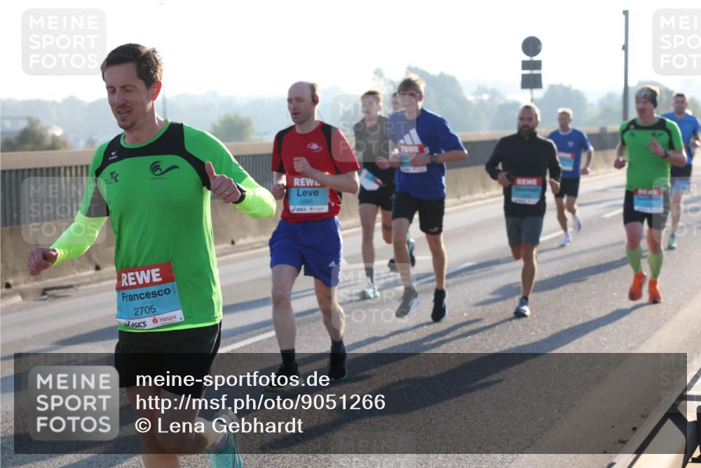 03.10.2025 - Köhlbrandbrückenlauf Lena Gebhardt http://msf.ph/oto/9051266 03.10.2025 09:14:38 Position 1 2705, 3491 meine-sportfotos.de