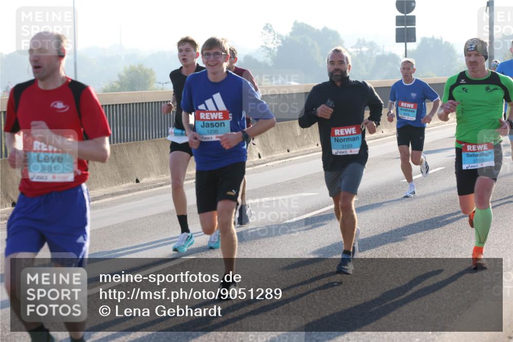 03.10.2025 - Köhlbrandbrückenlauf Lena Gebhardt http://msf.ph/oto/9051289 03.10.2025 09:14:39 Position 1 3491, 2005, 1230, 3193, 2703 meine-sportfotos.de
