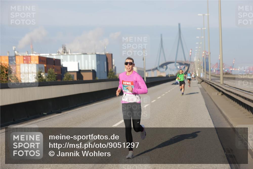 03.10.2025 - Köhlbrandbrückenlauf Jannik Wohlers http://msf.ph/oto/9051297 03.10.2025 09:37:57 Position 3 328 meine-sportfotos.de