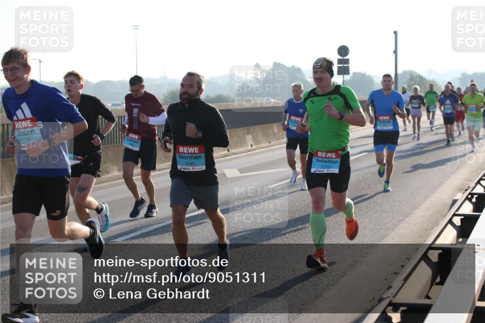 03.10.2025 - Köhlbrandbrückenlauf Lena Gebhardt http://msf.ph/oto/9051311 03.10.2025 09:14:40 Position 1 1230, 3193, 2703 meine-sportfotos.de