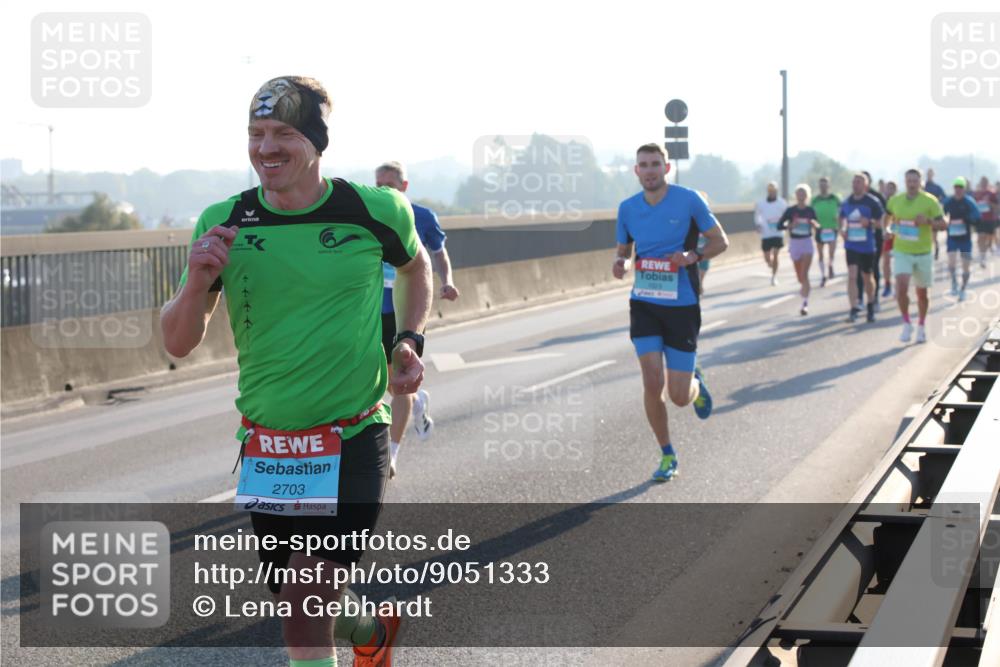 03.10.2025 - Köhlbrandbrückenlauf Lena Gebhardt http://msf.ph/oto/9051333 03.10.2025 09:14:41 Position 1 2703 meine-sportfotos.de